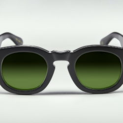 Dark green mineral lenses