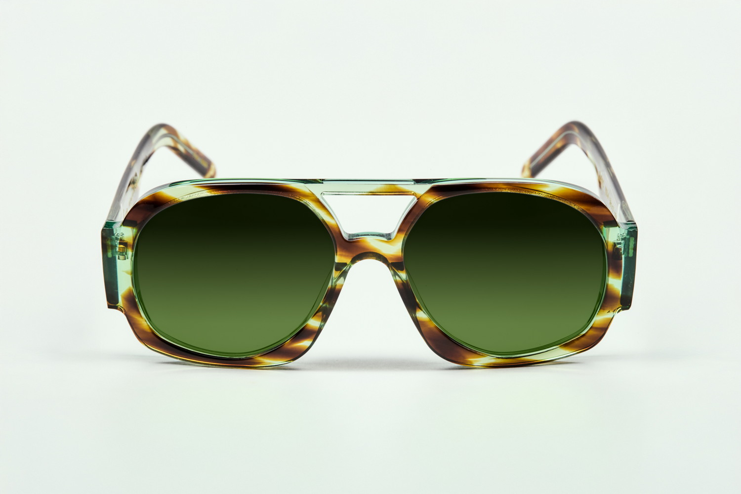 TUPAC-193-A-F-VERTFONCE-VERRE-MINERAUX