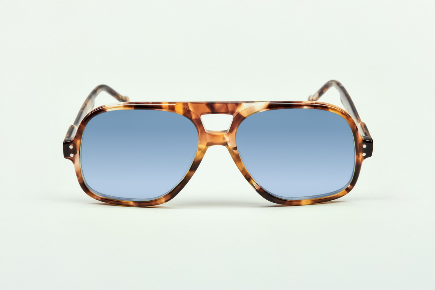 LOTUS-LTD17-F-VERRE-BLEU-MINERAUX