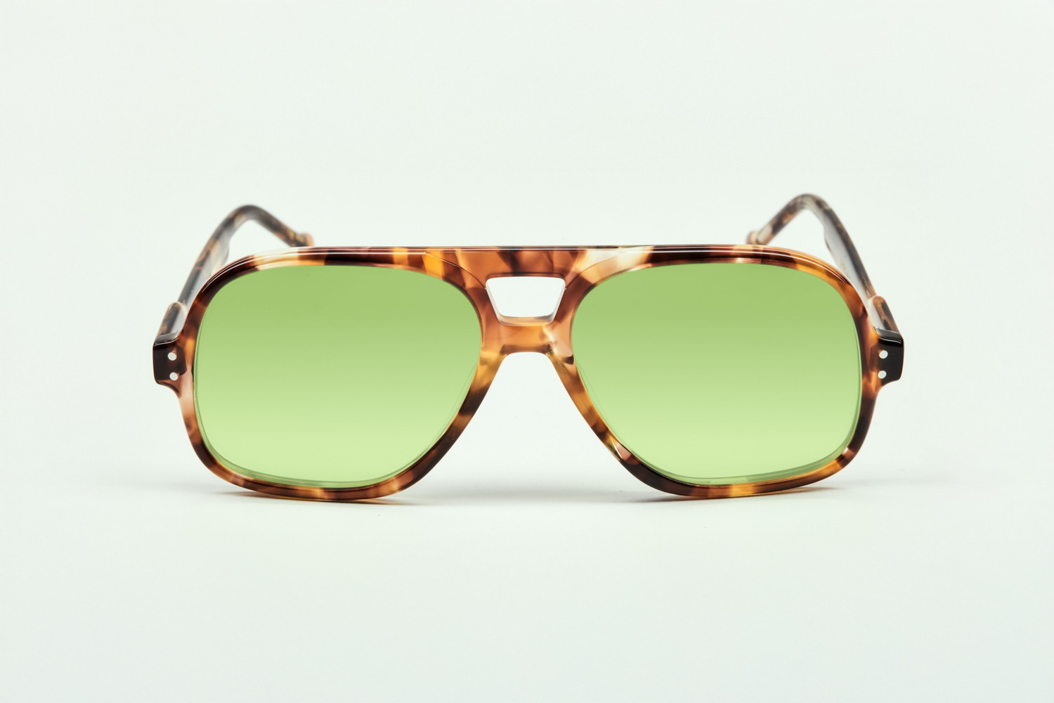 LOTUS-LTD17-F-VERRE-VERT-CLAIR-MINERAUX