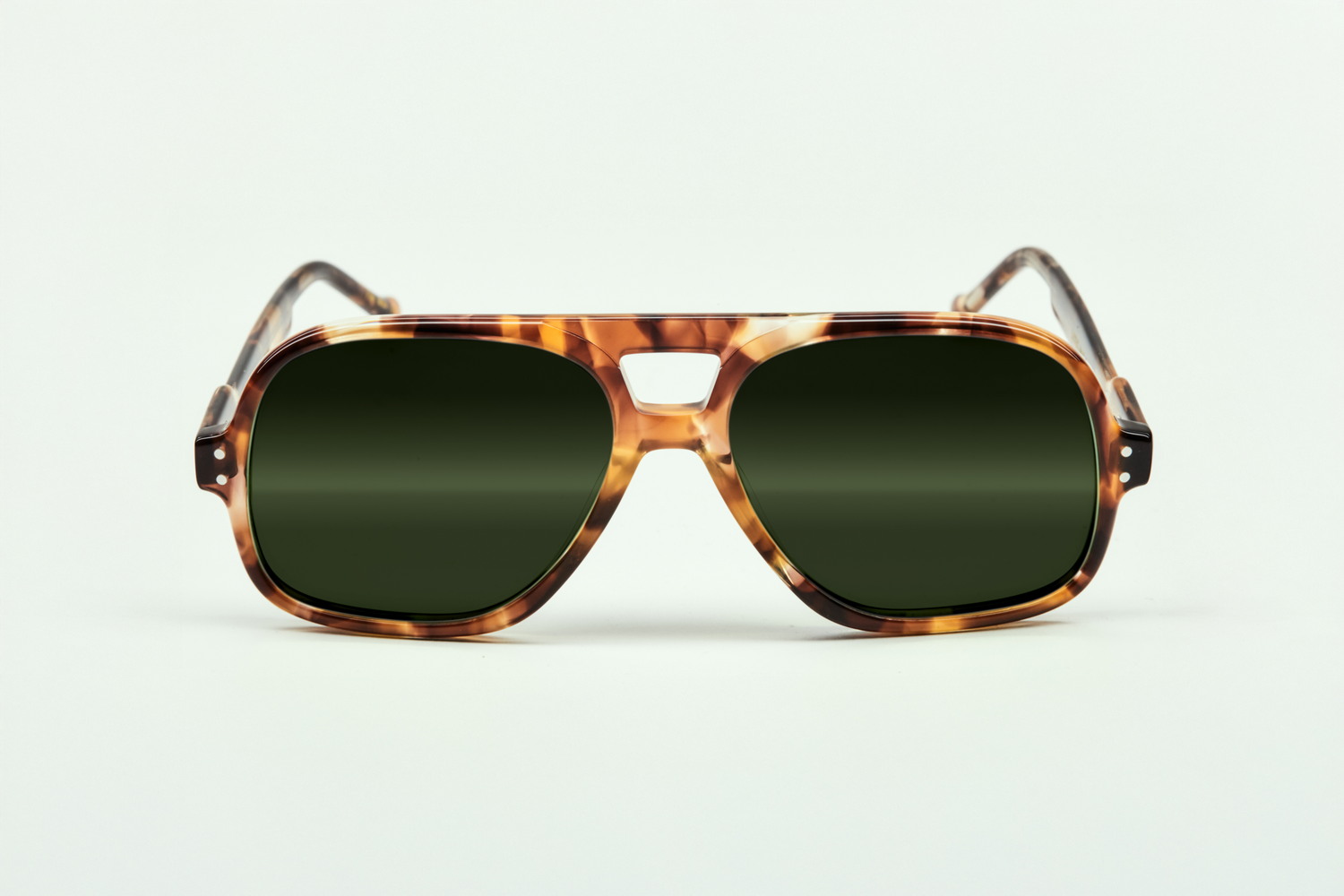 LOTUS-LTD17-F-VERTFONCE-VERRE-MINERAUX-POLARISANT